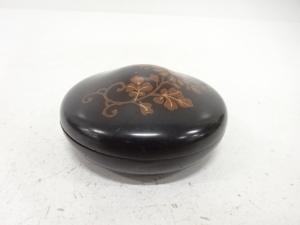 螺鈿　菊唐草　香合(保護箱付)